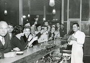 1933