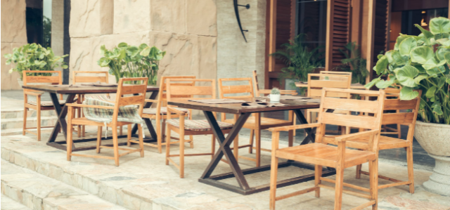 5 Tips To Keep Your Outdoor Dining Area Pest-Free