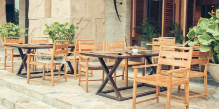 5 Tips To Keep Your Outdoor Dining Area Pest-Free