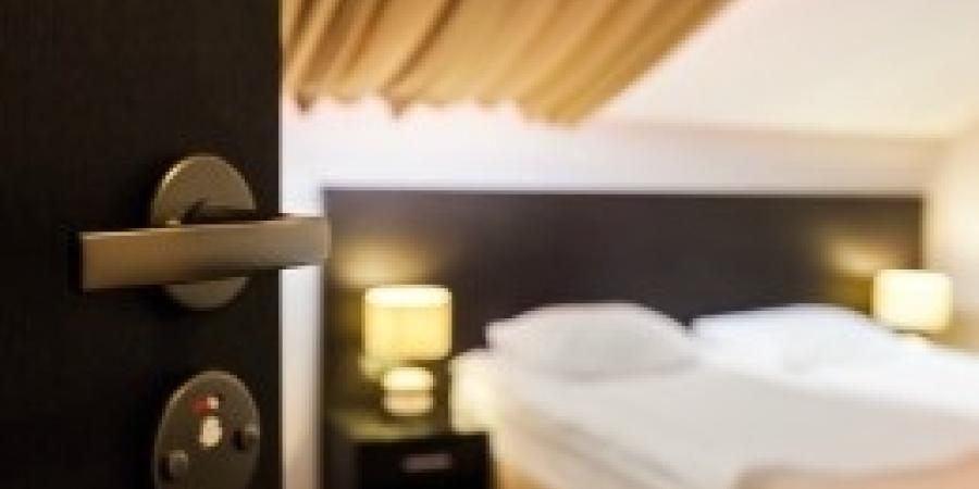 Telltale Signs Of A Bed Bug Infestation In Your Hotel