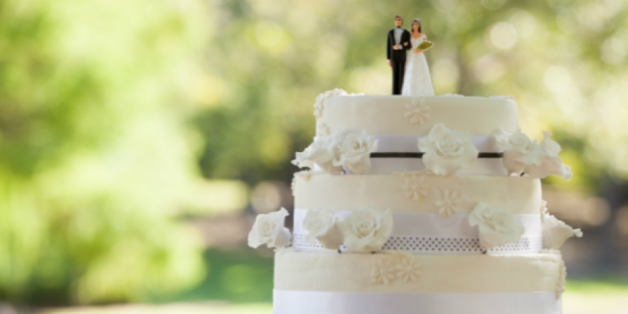 Keep Your Outdoor Weddings Bug-Free This Summer